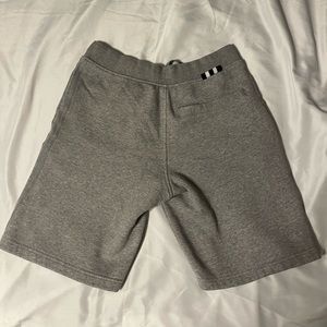 Adidas originals essential gray Casual shorts adult small
